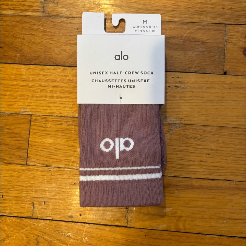 ALO unisex half crew sock NEW medium